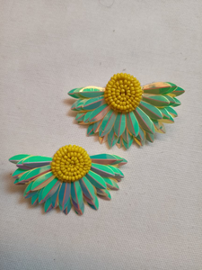 Pendientes artesanales con cuentas Accesorios de declaración únicos para desfiles de moda y regalos Disponibles al mejor precio por glowin fashion - Product Image 2