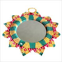 Miroir mural en macramé décoratif fait à la main avec un design unique de franges, design personnalisé, qualité supérieure, en vente pour la maison et le bureau