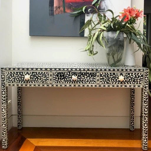 Available in different Colors