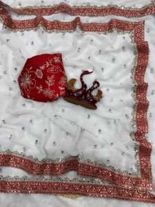 Sari de Mujer en Tela Georgette Pura con Lentejuelas, Bordado Dori, Trabajo con Espejo, Hermoso Diseño, Hecho en India - Product Image 3