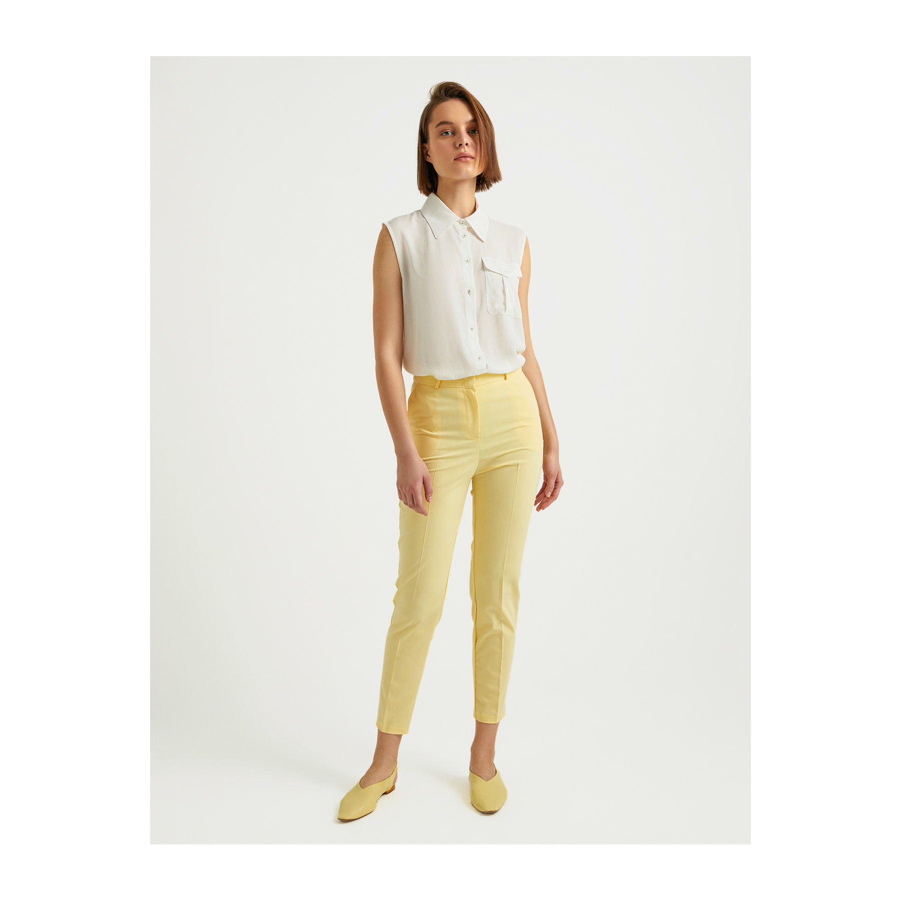 สีเหลืองอ่อน