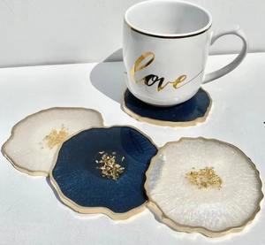 Posavasos moderno de resina azul y blanco, posavasos decorativo multiusos para mesa de centro, cocina, bar y eventos especiales de la India - Product Image 1
