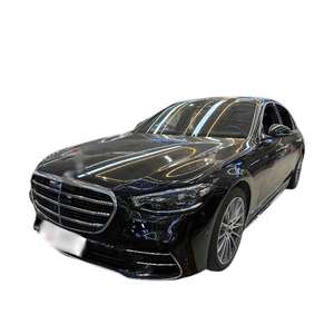 Sedán Ejecutivo de Lujo Usado 2024, Motor L6 de 4.1-6L de Aspiración Natural, Automático, Tracción en las Cuatro Ruedas, Asientos de Cuero, Techo Corredizo, Distancia Entre Ejes Larga - Product Image 6