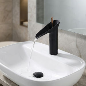 Robinet de lavabo de salle de bain minimaliste en laiton, montage mural, compact, mélangeur court, contrôle de l'eau fluide, finition durable, garantie 5 ans - Product Image 3