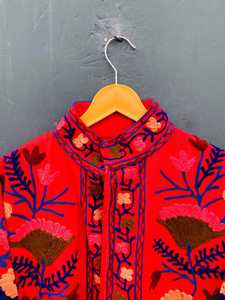 Veste en coton brodé Suzani faite à la main pardessus floral indien Boho manteau ethnique pour les femmes - Product Image 5