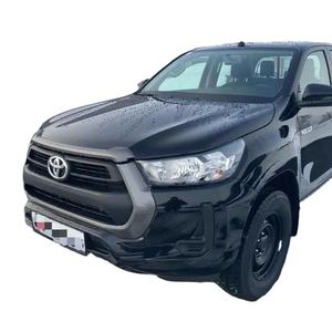 Toyota Hilux Double Cabine 4x4 Berline 2024 d'occasion, boîte automatique, conduite à gauche, sièges en cuir, intérieur foncé, moteur 4.5L Euro - Product Image 1