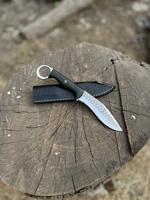 Couteaux de chasse en acier martelé faits à la main, avec étui en cuir gaufré, découpe, matériau solide, prix bas, MOQ faible