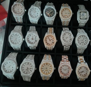 นาฬิกาผู้หญิงสีทอง ตัวเรือนสแตนเลส ฝังเพชร โมอิสซาไนต์ สไตล์ฮิปฮอป ประดับเพชรเต็มเรือน - Product Image 6