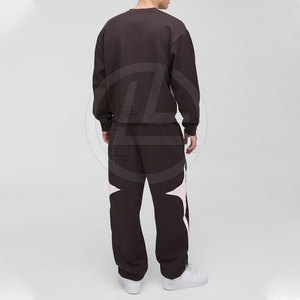 Conjunto de sudadera holgada de estilo urbano para hombre con capucha y pantalones holgados con dobladillo elástico, sudadera holgada para hombre - Product Image 4