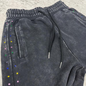 Chándales de diamantes de imitación de gran tamaño personalizados, chándales lavados con ácido de estilo holgado, conjunto de pantalones de chándal y sudadera con cremallera para hombres - Product Image 6