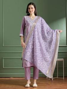 Diseño Anarkali de moda en color lavanda, tela de seda romana pura de buena calidad, salwar kameez tradicional para fiestas/eventos. - Product Image 4