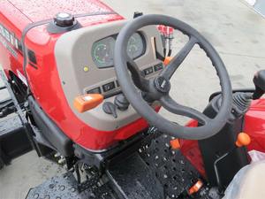 Tracteur à roues IH Farmall 60A 60 CV avec moteur à engrenages, modèle 2023 - Product Image 4