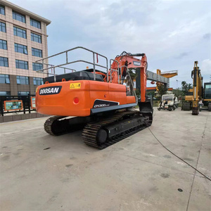 Excavatrice sur chenilles Doosan DX300LC-9C d'occasion, robuste, non remise à neuf, en bon état, à vendre - Product Image 1