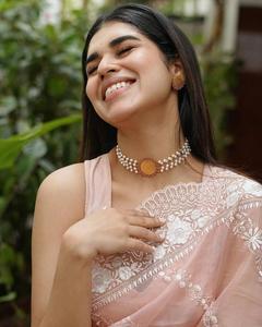 ผ้าไหมโปร่งบางนุ่มพร้อมสารีปักลาย chikankari ดีไซน์สวยทันสมัยล่าสุด - Product Image 4