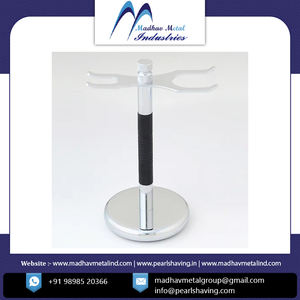 ขาตั้งโกนหนวดโลหะพร้อมที่วางมีดโกนและแปรงที่หรูหรา - Product Image 2