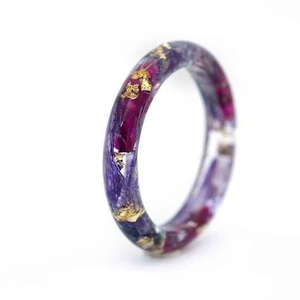 Anneaux en résine acrylique, forme ronde, faits à la main, anneaux d'amour, bijoux de fête pour femmes, vente en gros au meilleur prix - Product Image 1