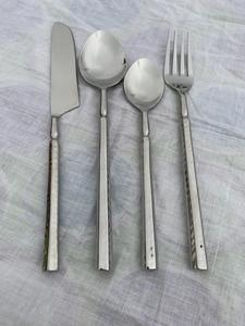 Haute qualité en acier inoxydable matériel fait à la main tourbillon bord couverts Dessert fruits fourchette couteau cuillère cadeau promotionnel - Product Image 4