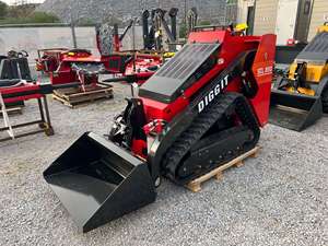 Mini Retroexcavadora de Gasolina Diggit SCL850 con Bomba PLC, Motor y Rodamientos de Alta Eficiencia - Product Image 3