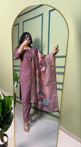 Salwar Kameez Moderne en Soie Romaine avec Broderie Faux Pailletée Lourde 2025 pour Femme, Tenue de Soirée à Séchage Rapide FATEMA FASHION Toutes Saisons - Product Image 5