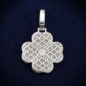 Colgante y Amuleto de Trébol de Cuatro Hojas con Logotipo Personalizado, Oro de 14K y Moissanita, Diseño Único con Material de Alta Calidad - Product Image 3