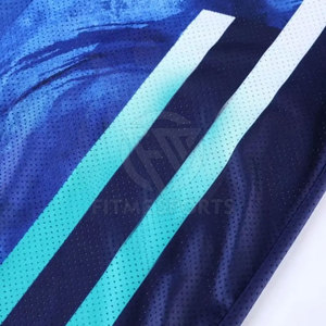 Uniforme de Tenis Ligero y Transpirable Hecho a Medida con Logotipo Frontal - Ecológico, de Secado Rápido y Alta Calidad - Product Image 5