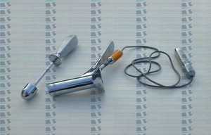 Anoscope proctoscope rectal Kelly avec source lumineuse pour hémorroïdectomie - Product Image 4