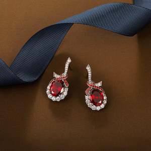 ต่างหูแฟชั่นทรงหยดน้ำรูปไข่หุ้มริบบิ้นสีแดงเงินสเตอร์ลิงเจลิยา - Product Image 4