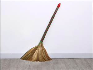 Escoba de Hierba Vietnamita Hecha a Mano, 100% Natural y Ecológica para Uso Diario - Product Image 3