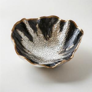 Tazón de Perlas con Borde Dorado, Tazón Artesanal, Vajilla de Lujo Hecha a Mano para Cenas Elegantes y un Toque Atemporal a la Mesa - Product Image 1