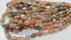 Pierre de lune Schiller en or naturel, pépite lisse et dégringolée, perles de 12 à 15mm vendues par brin de 8 pouces de long - Product Image 3