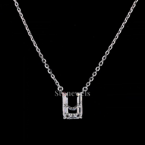 Pendentifs Alphabet Fine Jewelry Unisexe HPHT/CVD Lab Grown Diamond U DEF VVS/VS 10kt White Gold avec IGI Certificate - Product Image 1