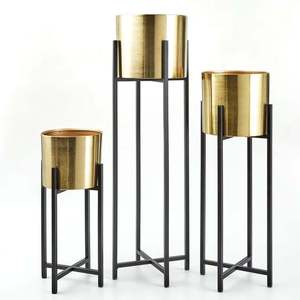 Macetas elegantes y funcionales de Nature Home, macetas con estilo para elevar su espacio - Product Image 1