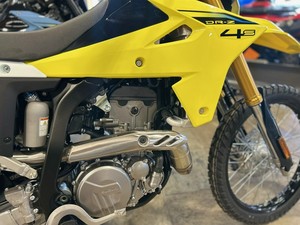 Vente rapide : Suzuki DR-Z 4S 398 cm³ monocylindre 4 temps, modèle 2025-2026, nouvelle moto double usage, livraison mondiale - Product Image 3