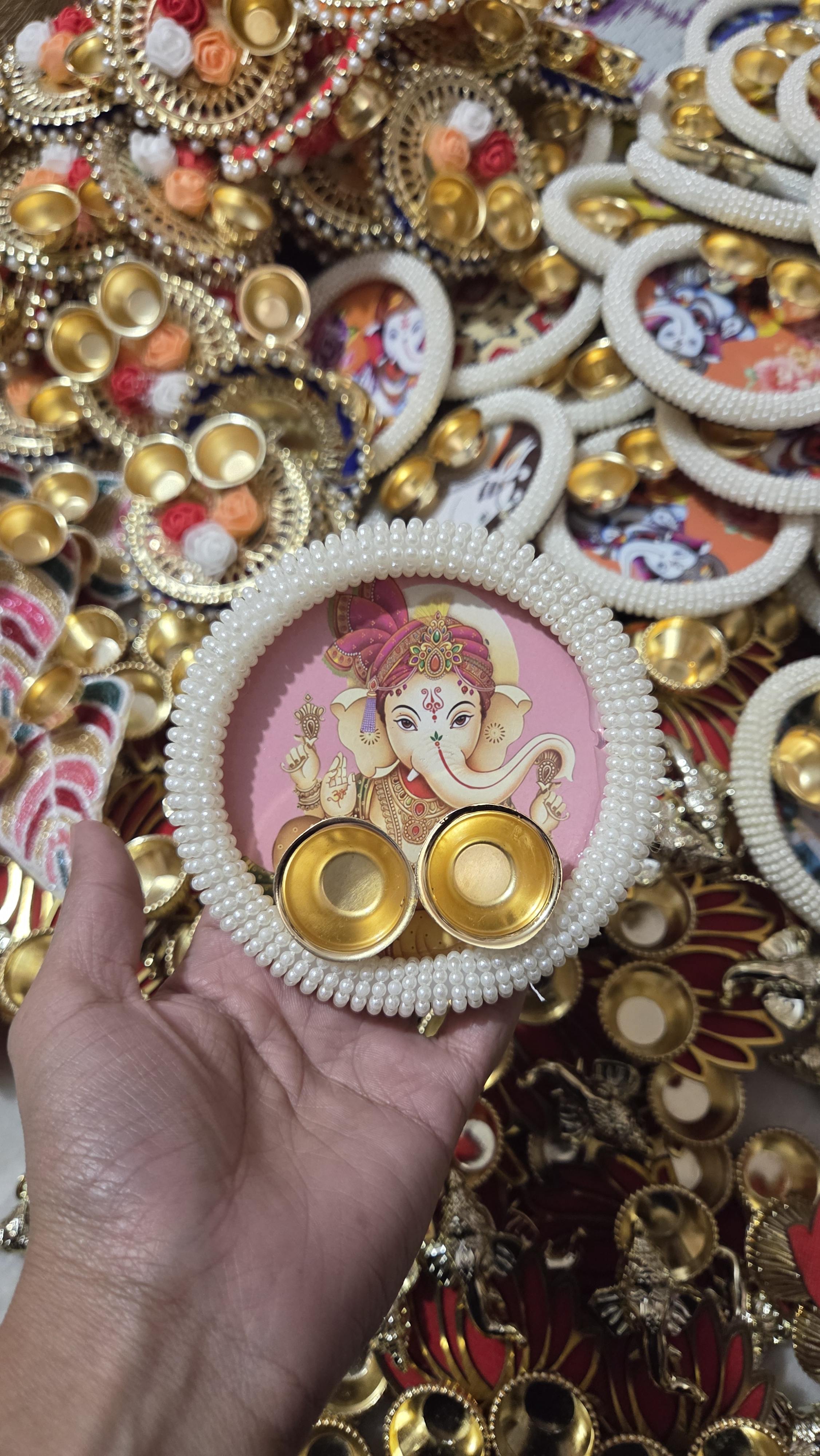 เช่นเดียวกับภาพ