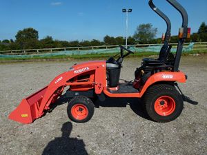 Venta caliente usado BX2350 Kubota Tractor 97% nuevo con retroexcavadora frontal completa envío gratis componente de núcleo mundial - Product Image 5