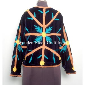 Veste courte en velours Suzani brodée à la main, motif floral, manteau indien avec doublure en laine, hiver, 100% coton, veste florale - Product Image 5
