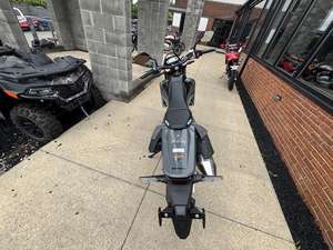 Disponible dès maintenant : Nouvelles motos Dual-Sport DR-Z4S 2025 en stock - Product Image 6