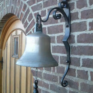 Cloche de porte en fer durable avec une texture unique adaptée aux fermes patrimoniales Maisons rustiques et propriétés élégantes - Product Image 1