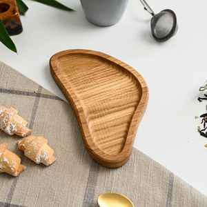 Bandeja de Servicio de Madera Maciza de Lujo, Plato de Madera Hecho a Mano para una Presentación de Alimentos de Alta Gama - Product Image 3