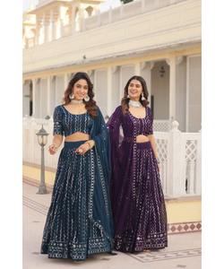 Mariage indien mariée Lehenga Choli pour les femmes en Lavisa One Piece Design avec Sezy Heavy Pearl Work Velvet Blouse - Product Image 1