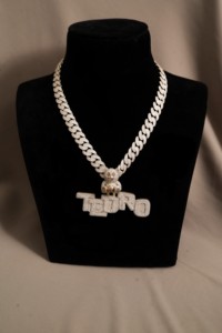 Collier pendentif personnalisé en argent 925 avec moissanite et breloque ours, chaîne cubaine, design de joaillerie fine de luxe pour homme - Product Image 5