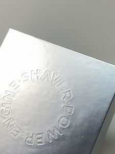 Boîte d'emballage de rasoir en carton rigide argenté avec logo personnalisé avec insert en <span class=keywords><strong>mousse</strong></span> Solution de luxe pour rasoir à moteur électrique cadeau de marque - Product Image 3