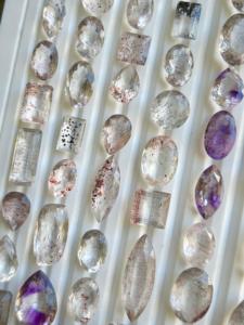 Cabochon de quartz Super Seven à facettes naturelles de qualité supérieure coupe lisse incroyable bijoux en vrac disponibilité OEM - Product Image 3