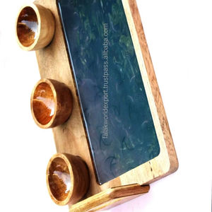 Plateaux de service écologiques élégants en bois imprimés avec poignée Plateaux décoratifs de bureau de haute qualité pour la maison d'hôtel par FWE - Product Image 1