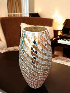 Grand Vase en Mosaïque de Vitrail Vintage Fait Main - Product Image 2
