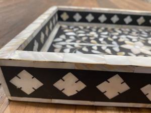 Source Plateau de service en résine et nacre de qualité supérieure Matériau naturel artisanal pour hôtels et restaurants par FWE - Product Image 5