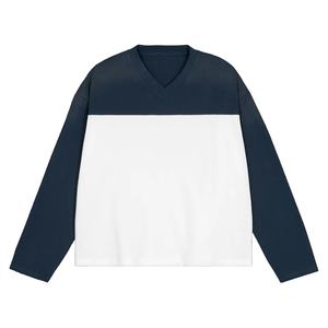 เสื้อยืดทรงบ็อกซี่แขนยาวคอวีผ้าฝ้าย 100% สำหรับผู้ชาย สไตล์สตรีทแวร์ แขนเสื้อตัดต่อสีตัดกัน รับสั่งทำพิเศษ พิมพ์ลายปัก 3 มิติ - Product Image 1