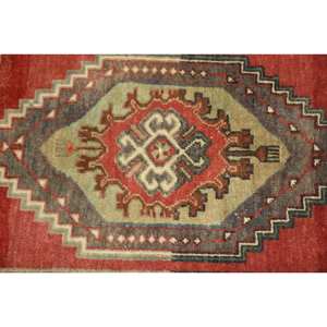 Tapis en laine Kilim turc vintage de 14x32ft à motif patchwork rouge et vert avec support en latex pour rehausser l'esthétique de votre espace - Product Image 5