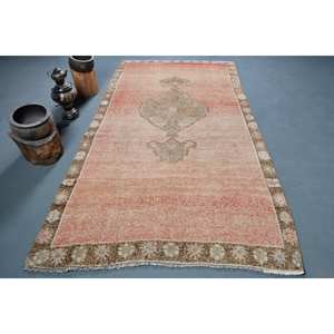 Alfombra turca vintage de 5x9 pies, diseño de retazos de lana de área grande rojo beige con respaldo de látex para pasillo o dormitorio, nuevo modelo - Product Image 1