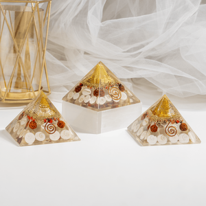Pirámide de Orgone Gomti para Sanación de Chakras, con Punta de Cristal, para Meditación y Decoración, Venta al Por Mayor - Product Image 3